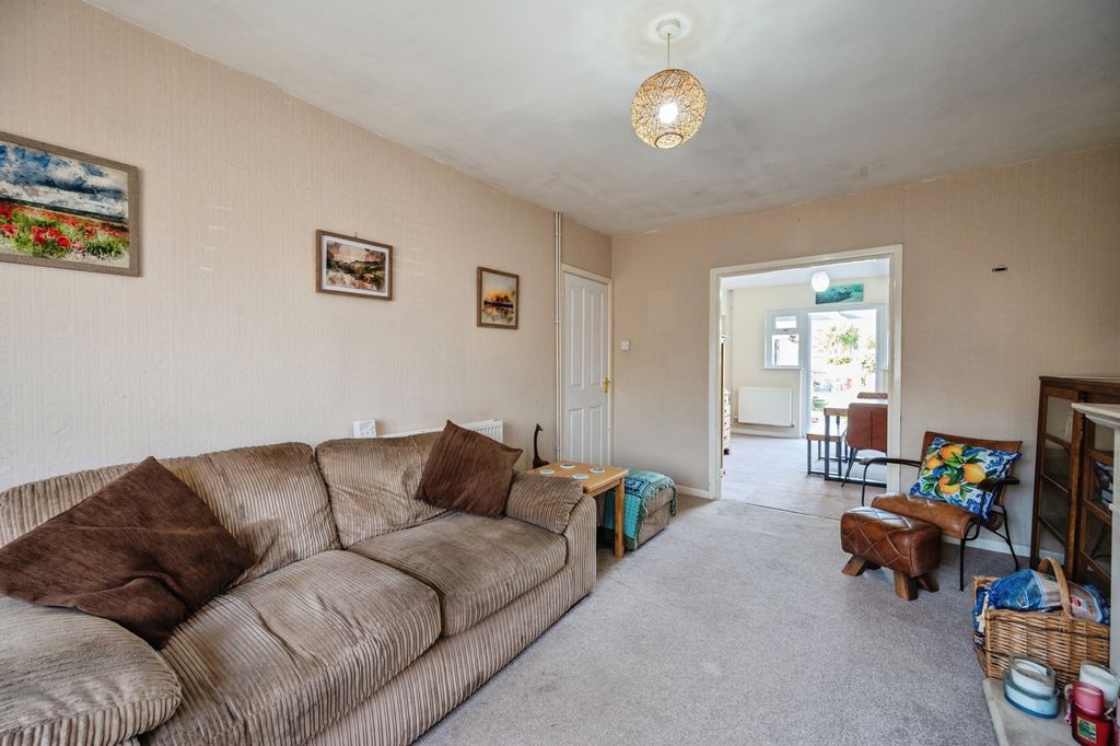 Property photo 3 of 17 Photo