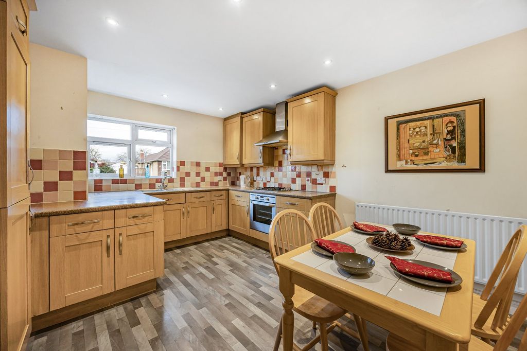 Property photo 2 of 17 Picture No. 22