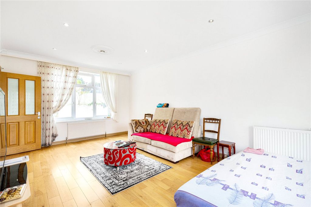 Property photo 2 of 21 Picture No. 02