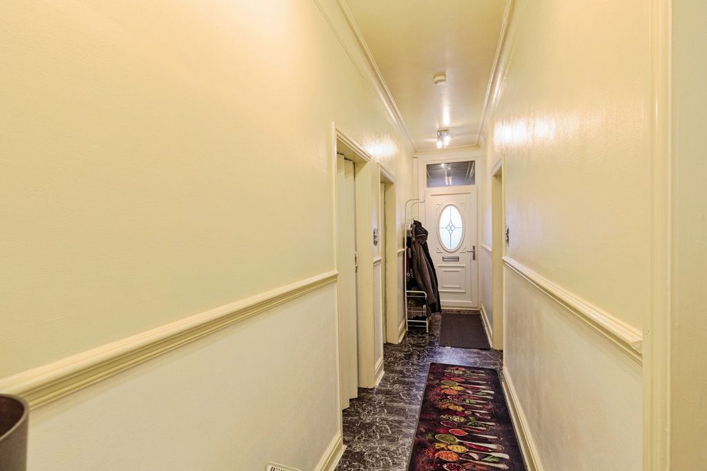 Property photo 3 of 27 Pbox-Img.Jpg