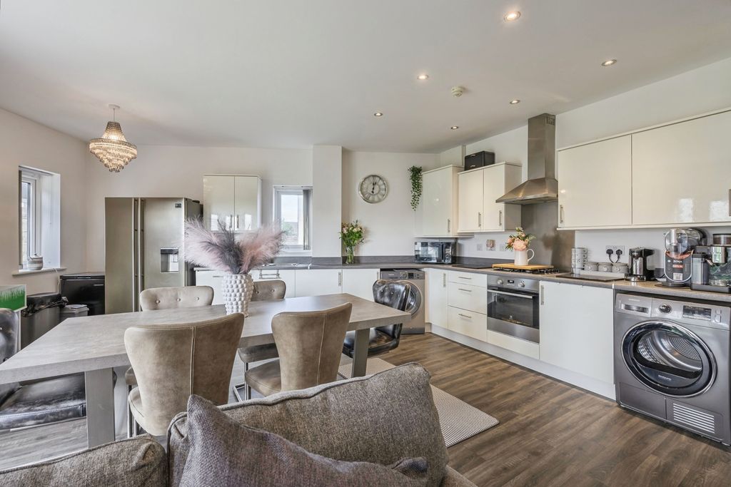 Property photo 2 of 19 Pbox-Img.Jpg