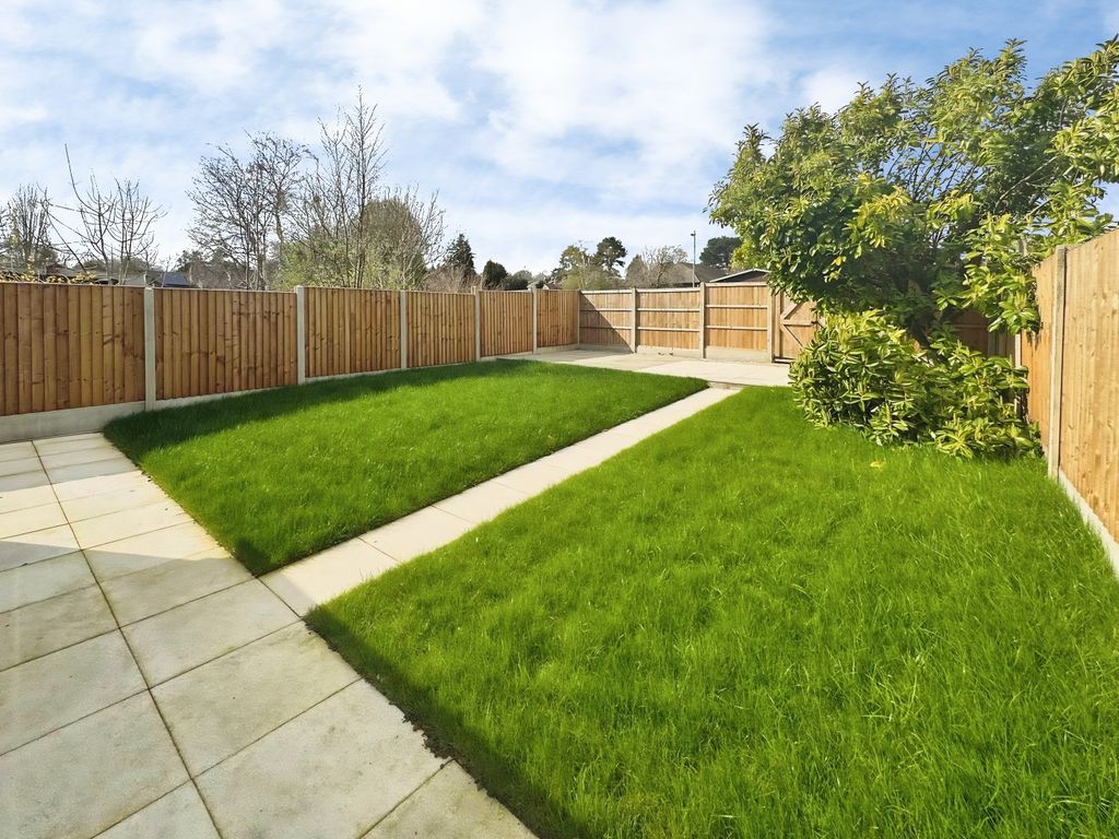 Property photo 2 of 13 49c1F918-40d42605-E5E2-4A11-B0c0-Aa2549553843
