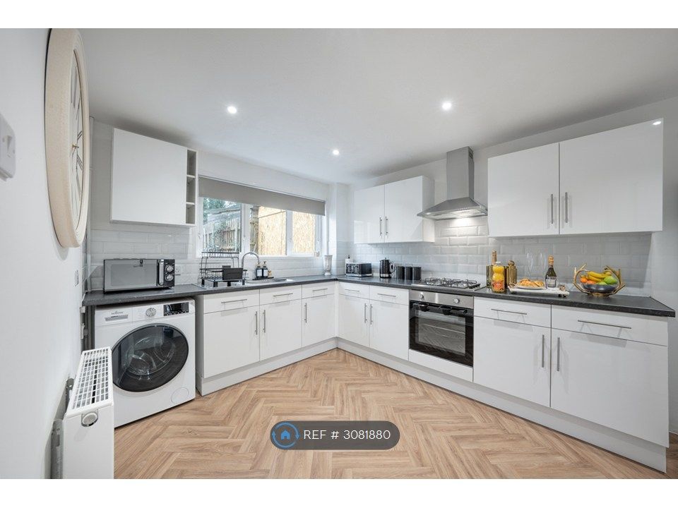 Property photo 2 of 35