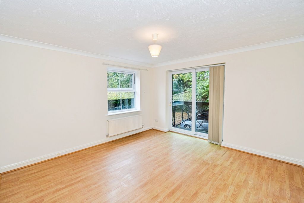 Property photo 3 of 14 Photo