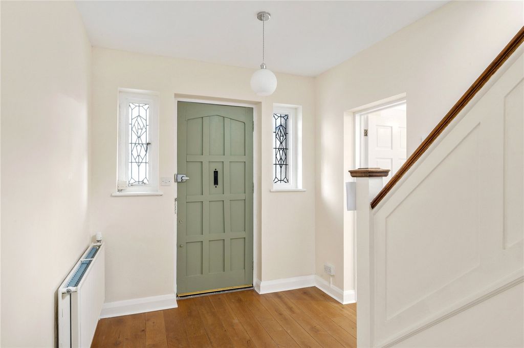 Property photo 2 of 13 Entrance Hall