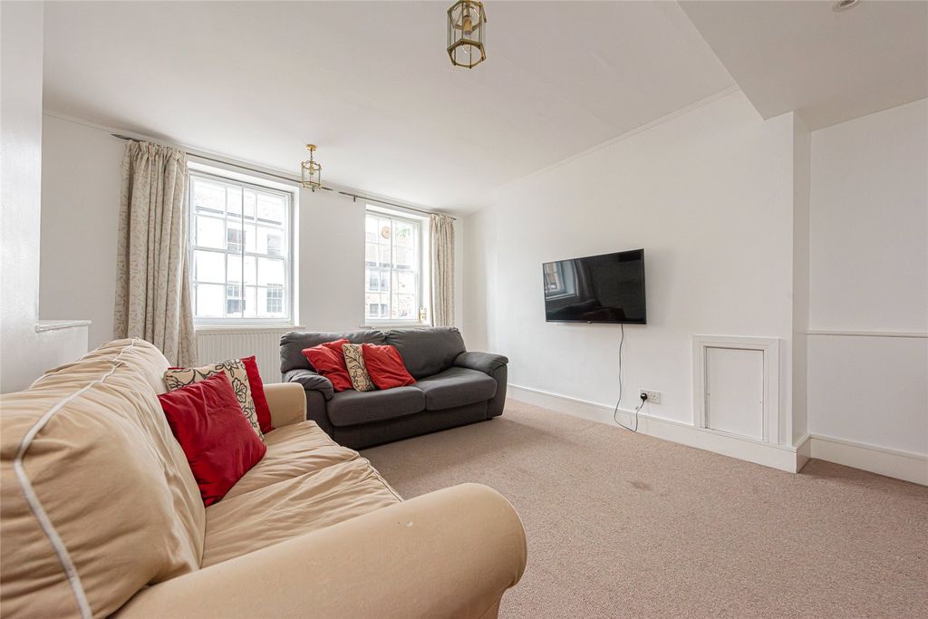 Property photo 3 of 21 Picture No. 24