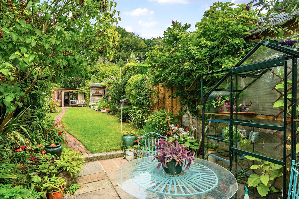Property photo 2 of 21 Picture No. 24