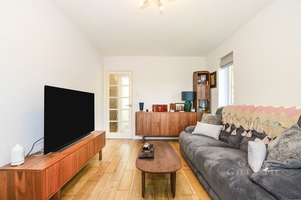Property photo 3 of 17 Pbox-Img.Jpg