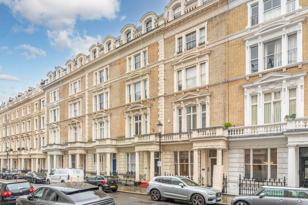 Property photo 2 of 21