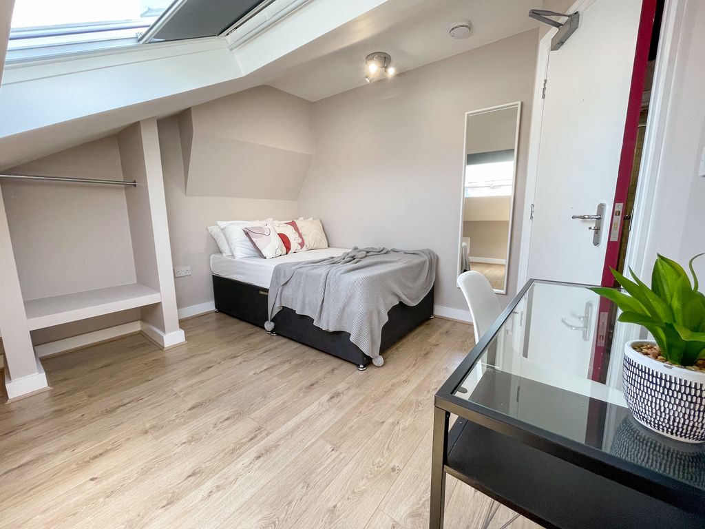 Property photo 2 of 10 File_001