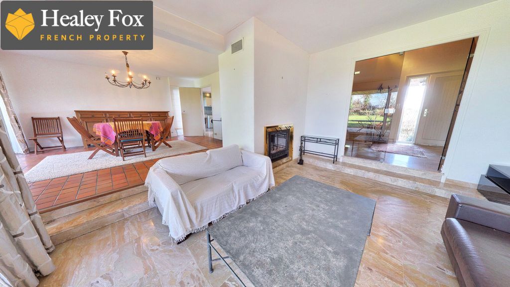 Property photo 3 of 18