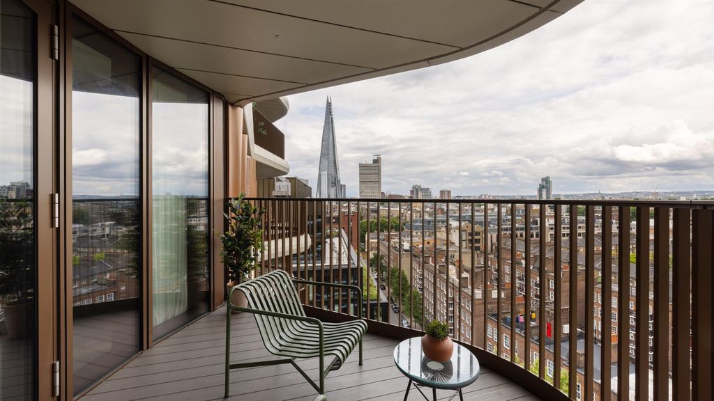 Property photo 2 of 17 Vb5501102_Triptych_10_03_021_3200x2134-2560x1440.J