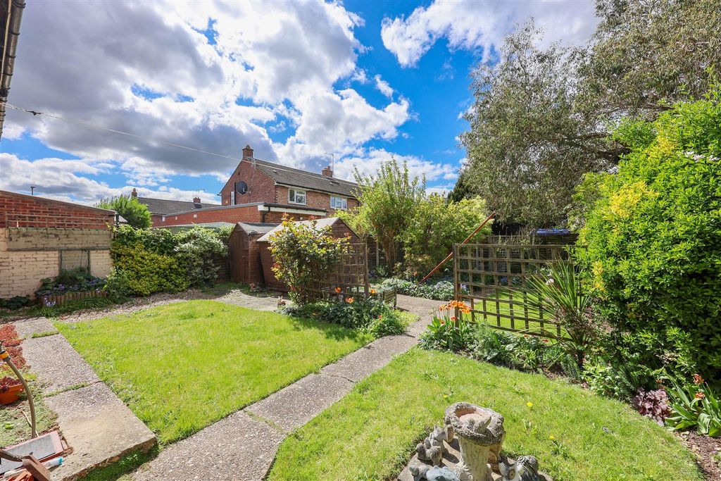 Property photo 2 of 19 Garden