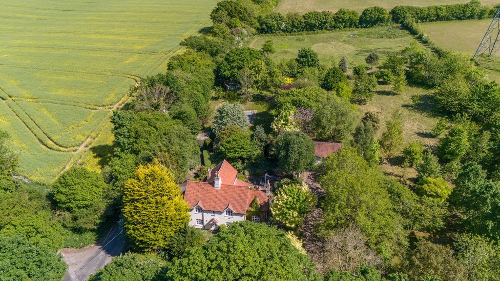 Property photo 2 of 30