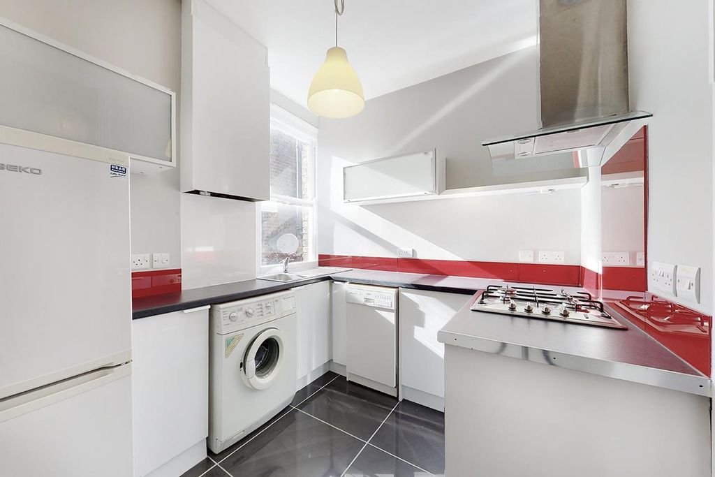 Property photo 3 of 8 W07.Jpg