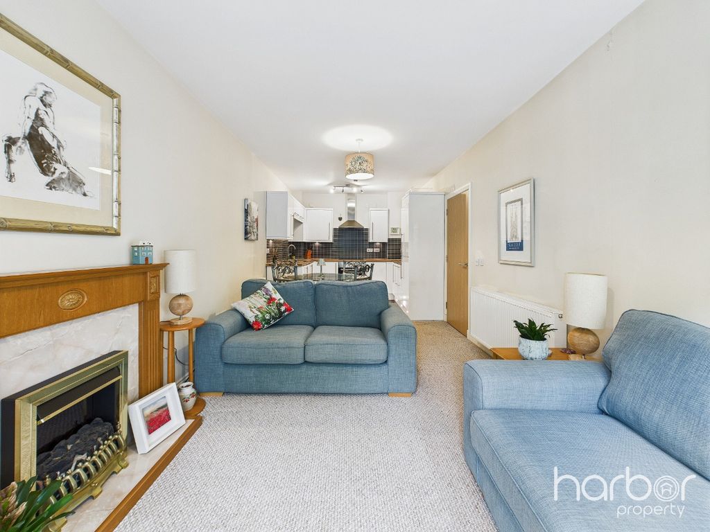 Property photo 3 of 14 4428377
