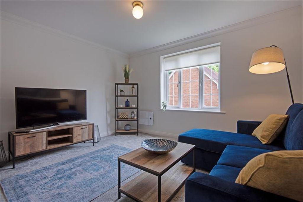 Property photo 3 of 14 (Main)