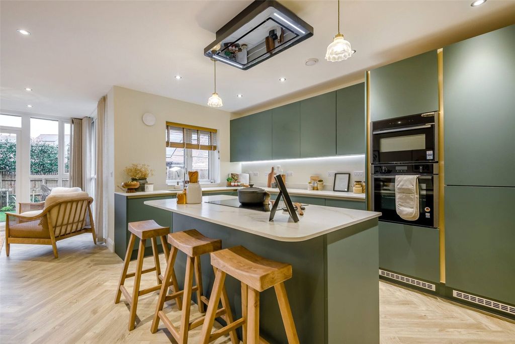 Property photo 3 of 14 Kitchen