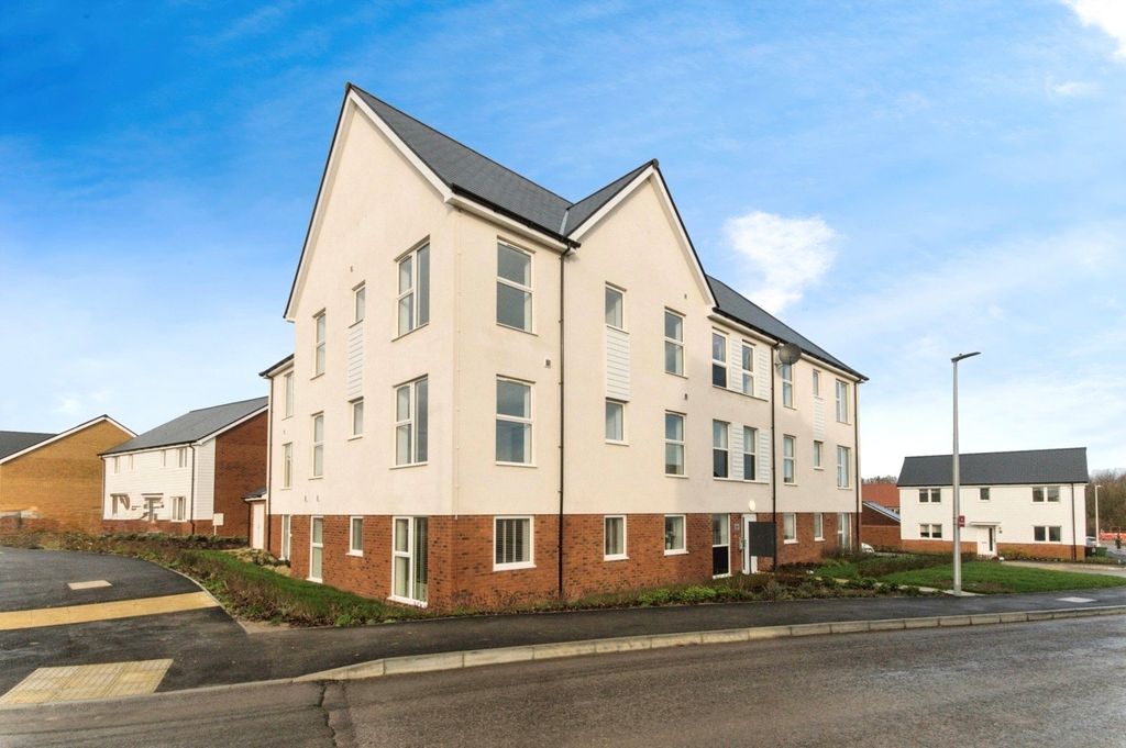 Property photo 1 of 10 External