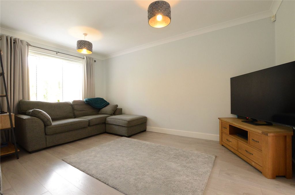 Property photo 2 of 24 Picture No. 09