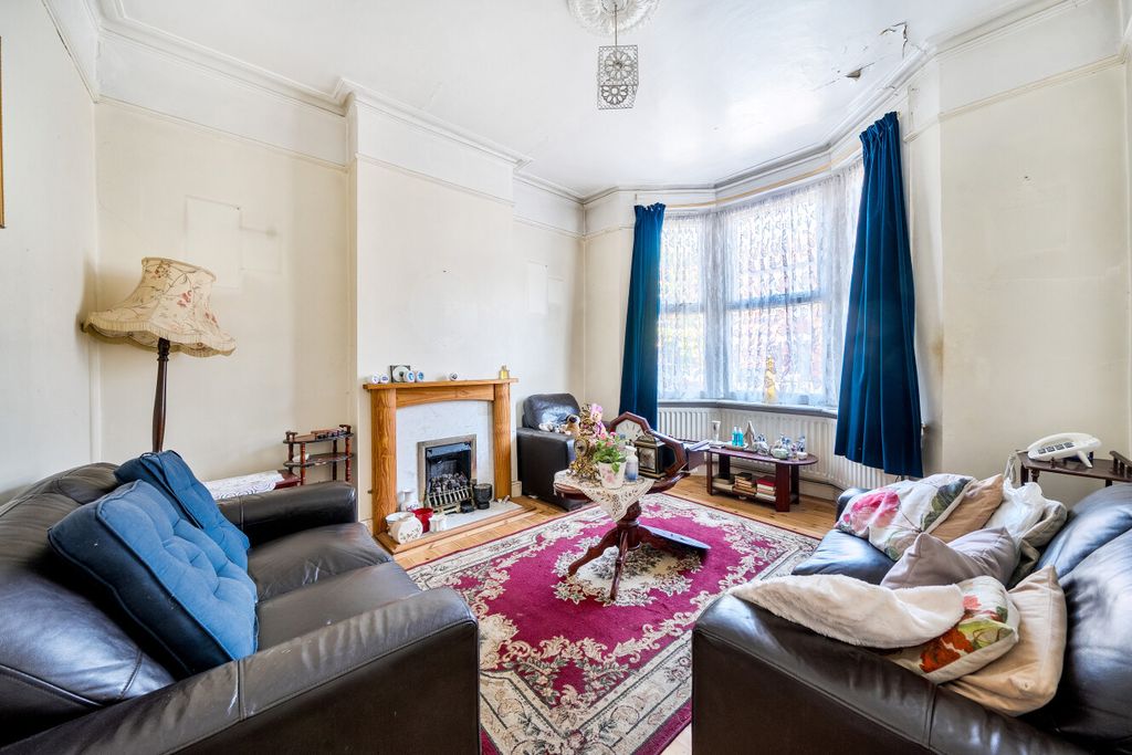 Property photo 2 of 12 1509027-9-6A7Dd93...