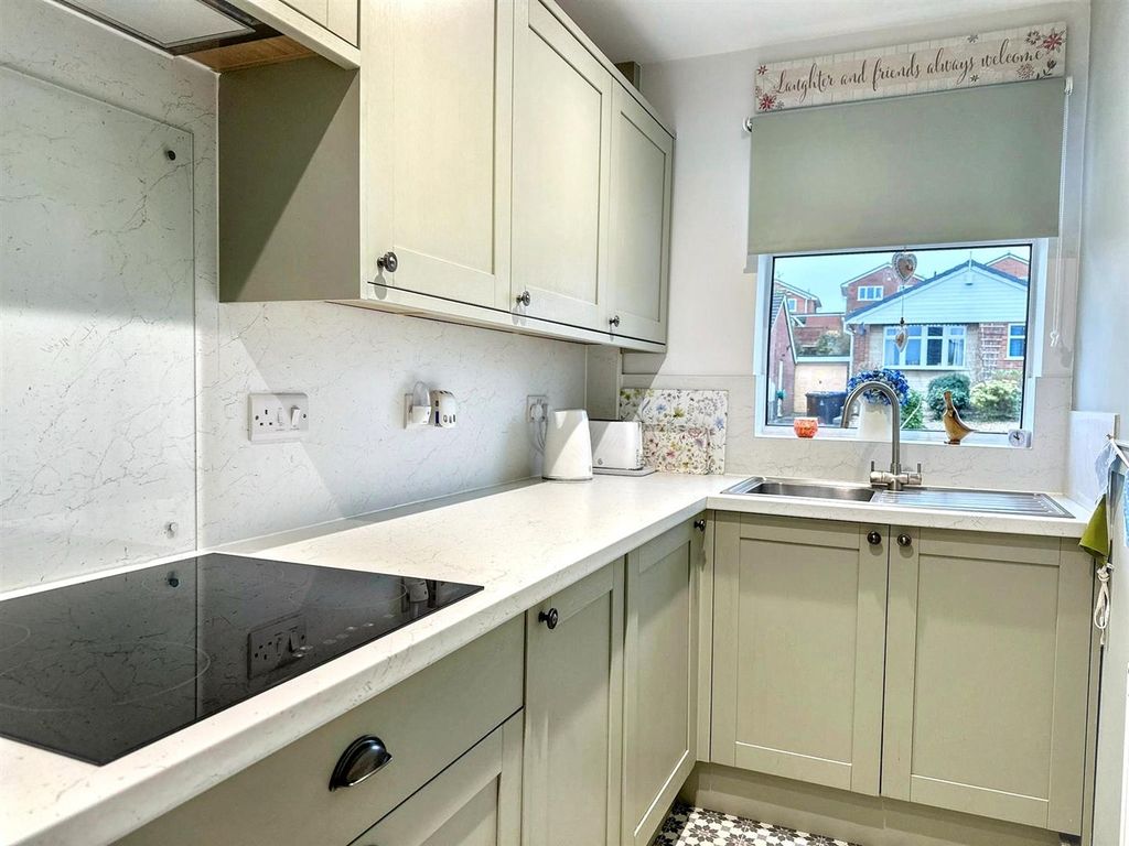 Property photo 3 of 15 Kitchen