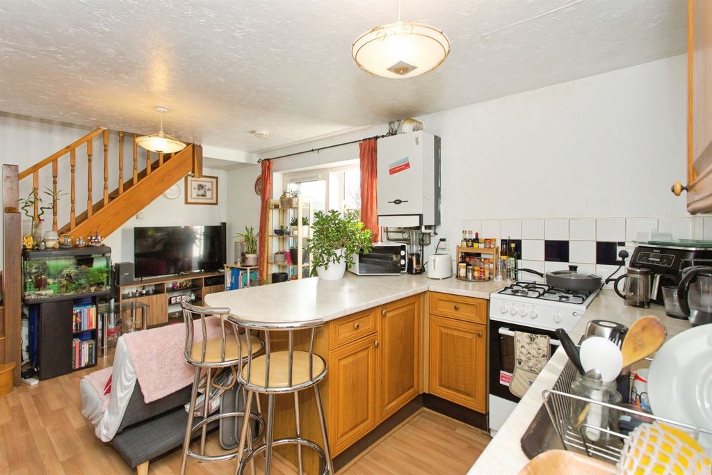 Property photo 2 of 9