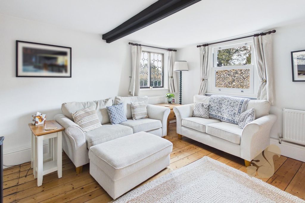 Property photo 2 of 23 Lounge