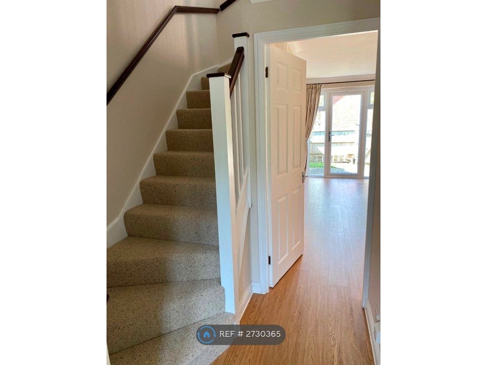 Property photo 3 of 12 Hallway