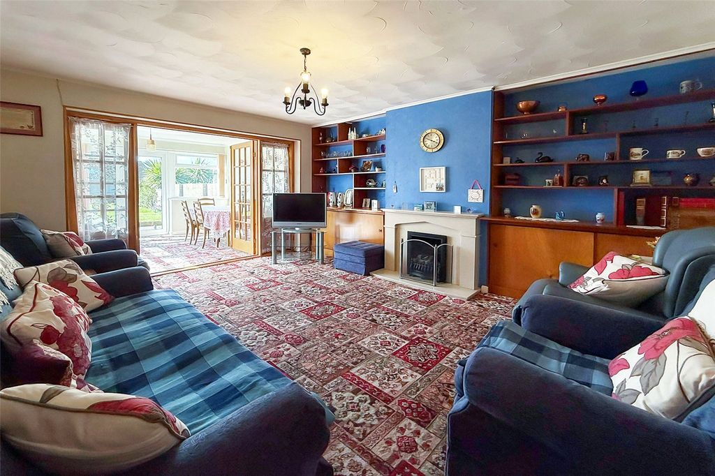 Property photo 2 of 21 Picture No. 11