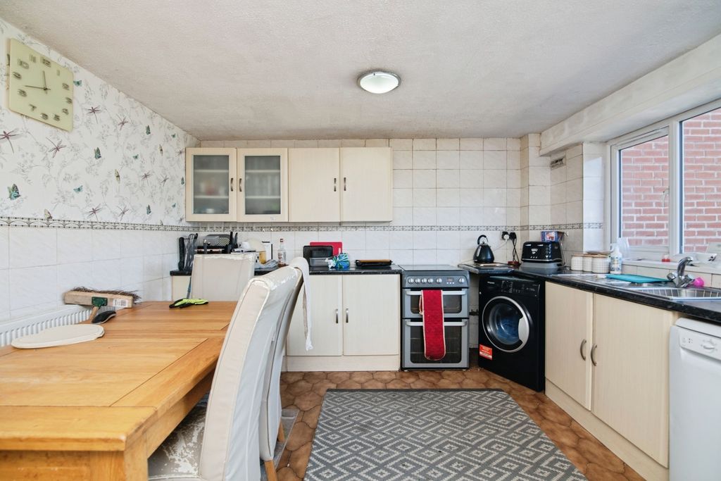 Property photo 3 of 17 Pbox-Img.Jpg