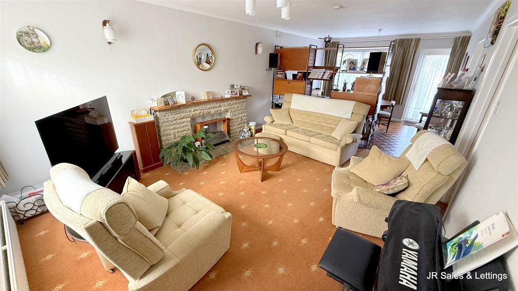 Property photo 3 of 17 20251112_122202685_Ios.Jpg