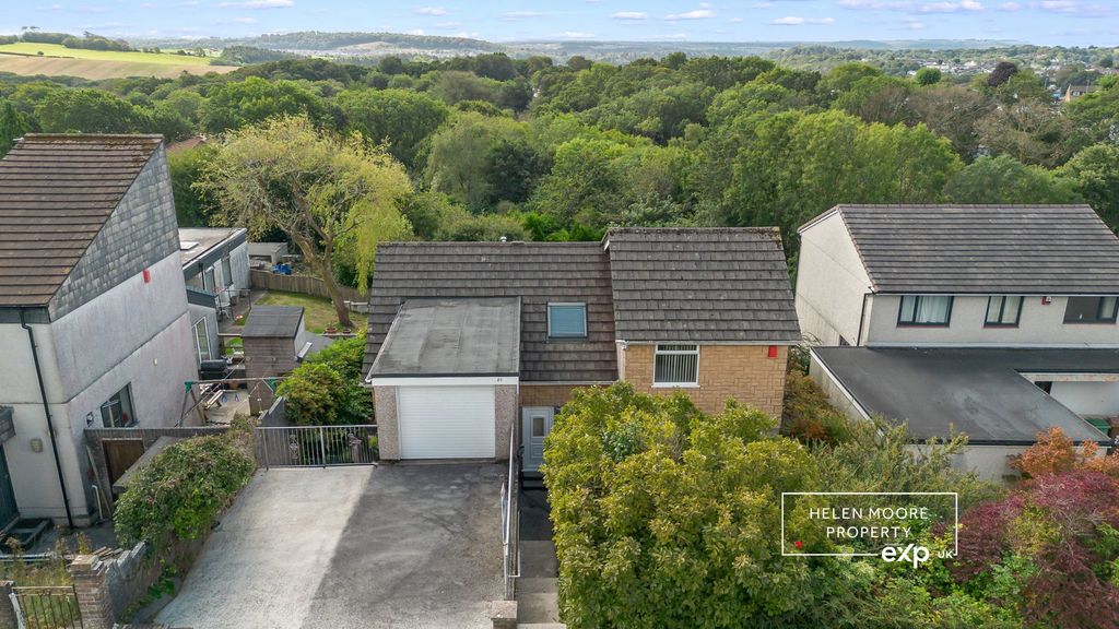 Property photo 2 of 18