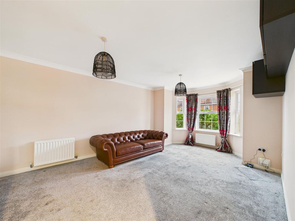 Property photo 3 of 10 Cam03303G0-Pr0278-Still001.Jpg