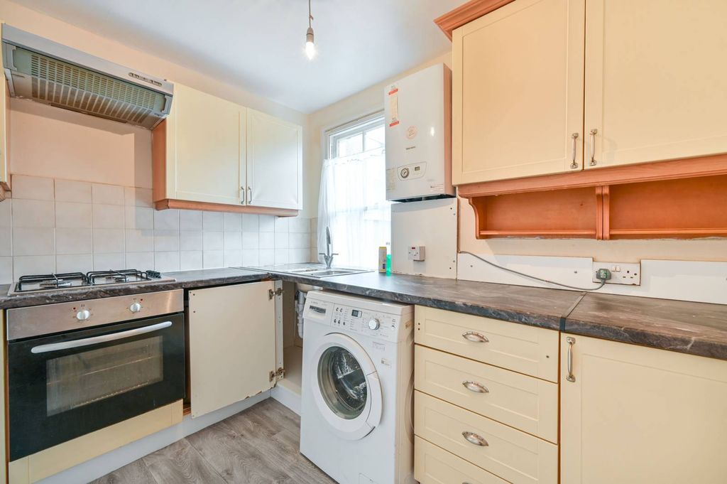 Property photo 3 of 9