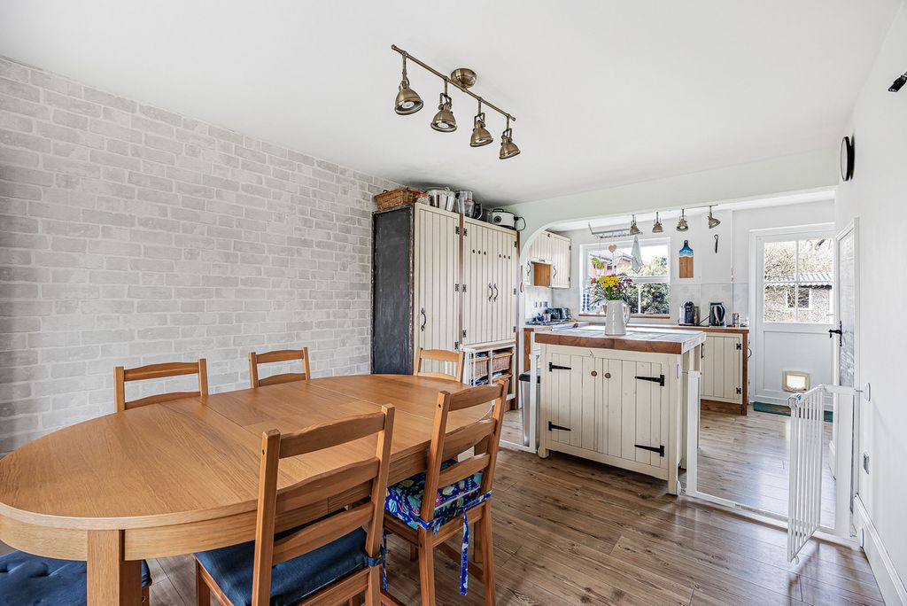 Property photo 2 of 21