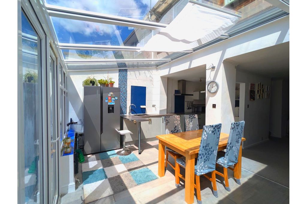 Property photo 3 of 16 Kitchen/Dining Room