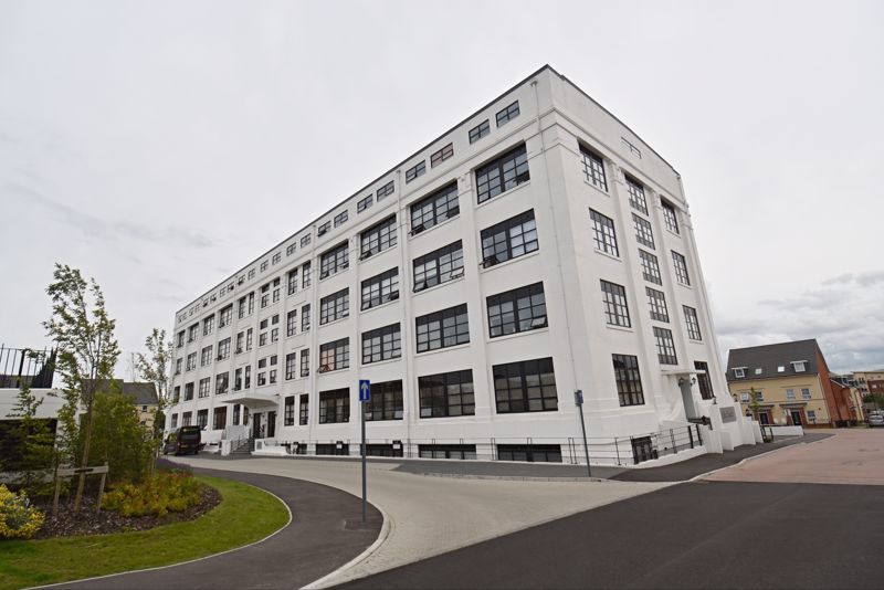 Property photo 1 of 8 Photo 8