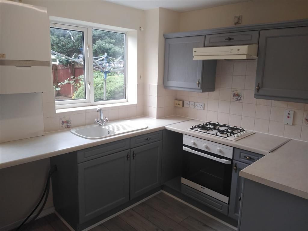 Property photo 2 of 9 Kitchen