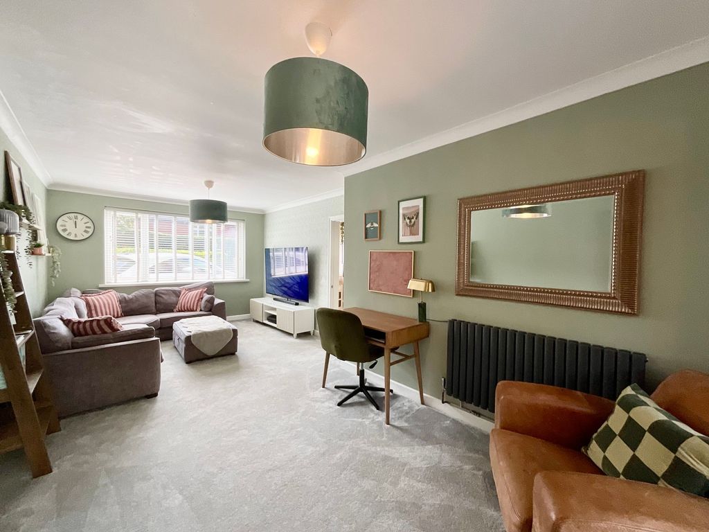 Property photo 3 of 44