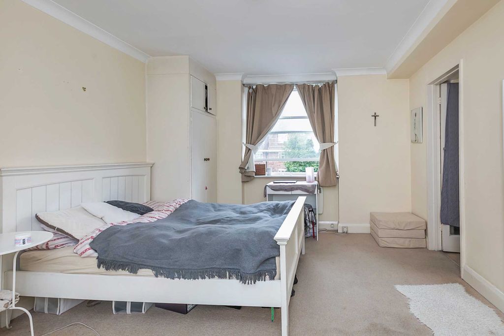 Property photo 2 of 6