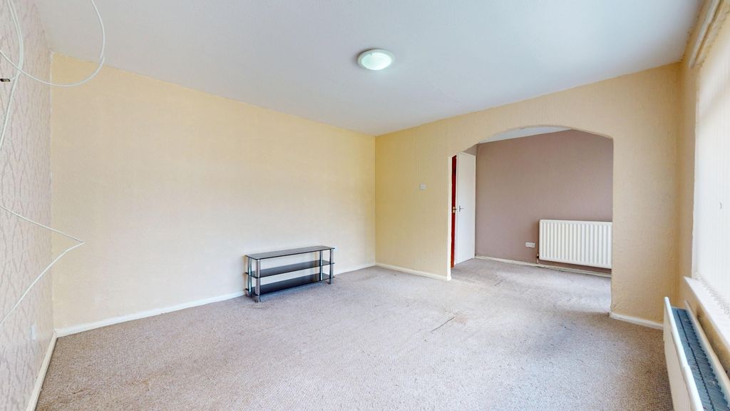 Property photo 2 of 15 5540671