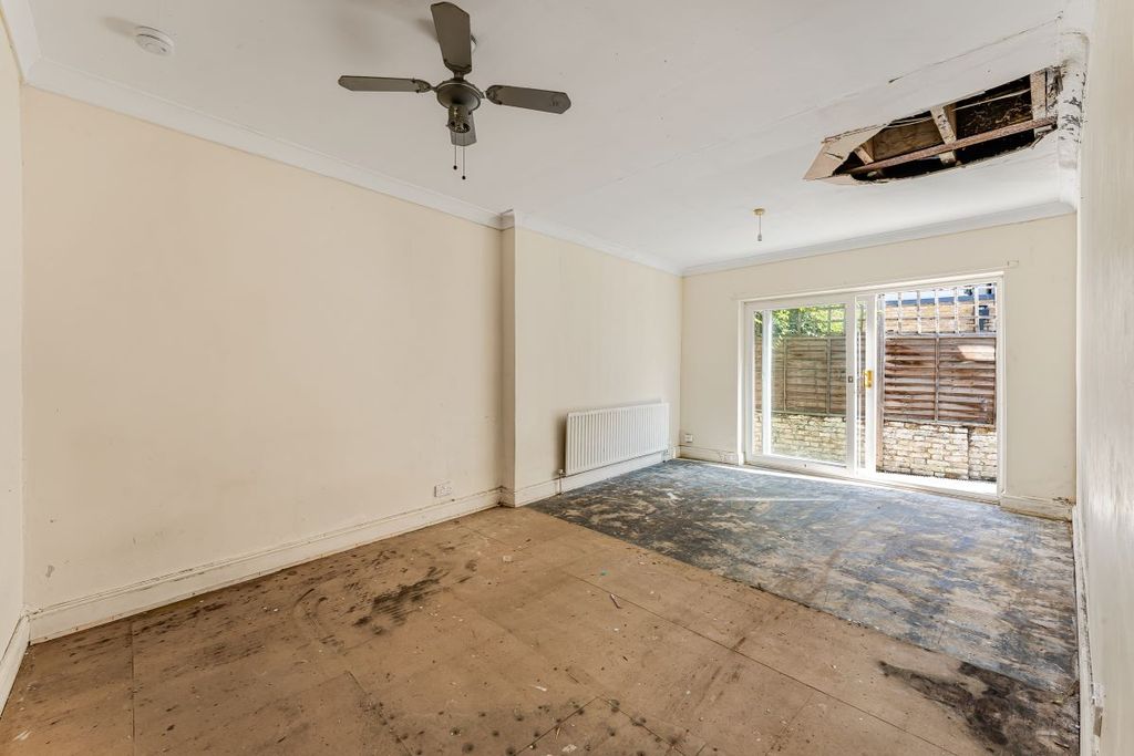 Property photo 3 of 21