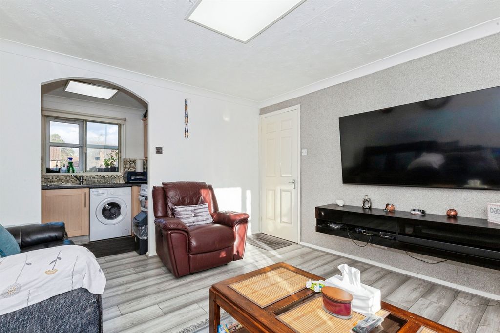 Property photo 2 of 15