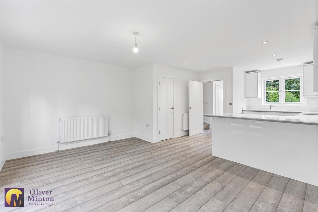 Property photo 2 of 23 Superb 22'7 Open-Plan Living Room / Kitchen