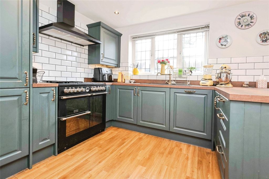 Property photo 3 of 18 Picture No. 20