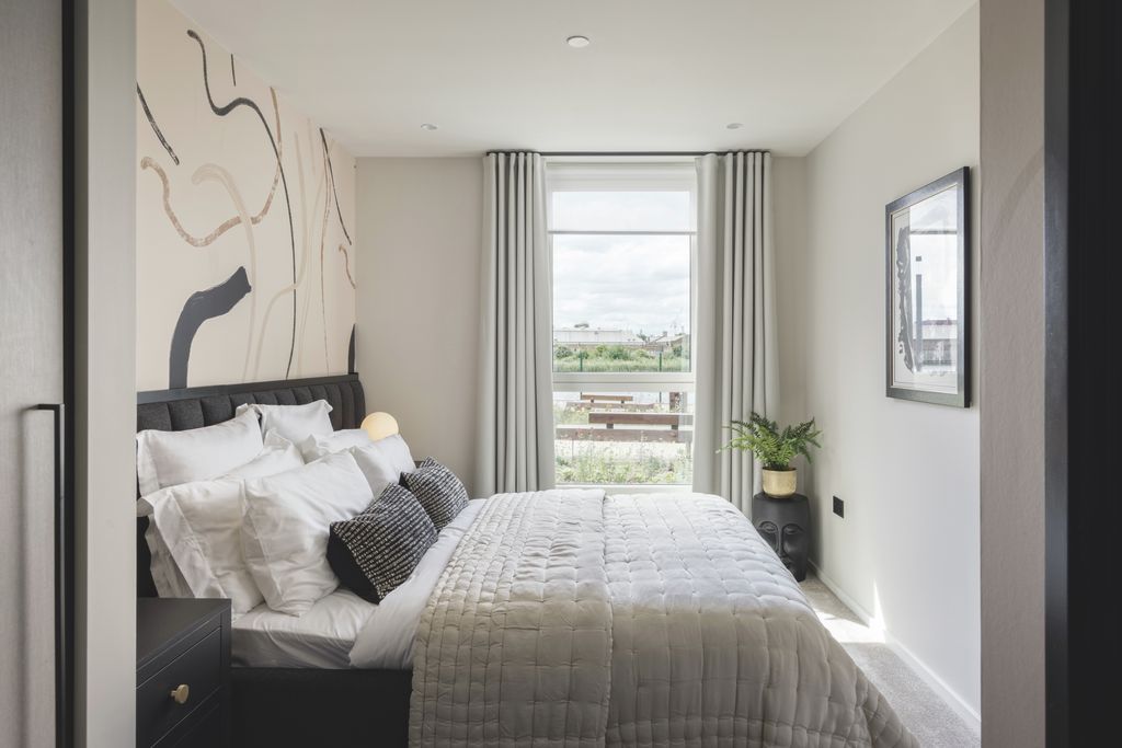 Property photo 2 of 11 Poplar Riverside- Show Apartment (11).Jpg