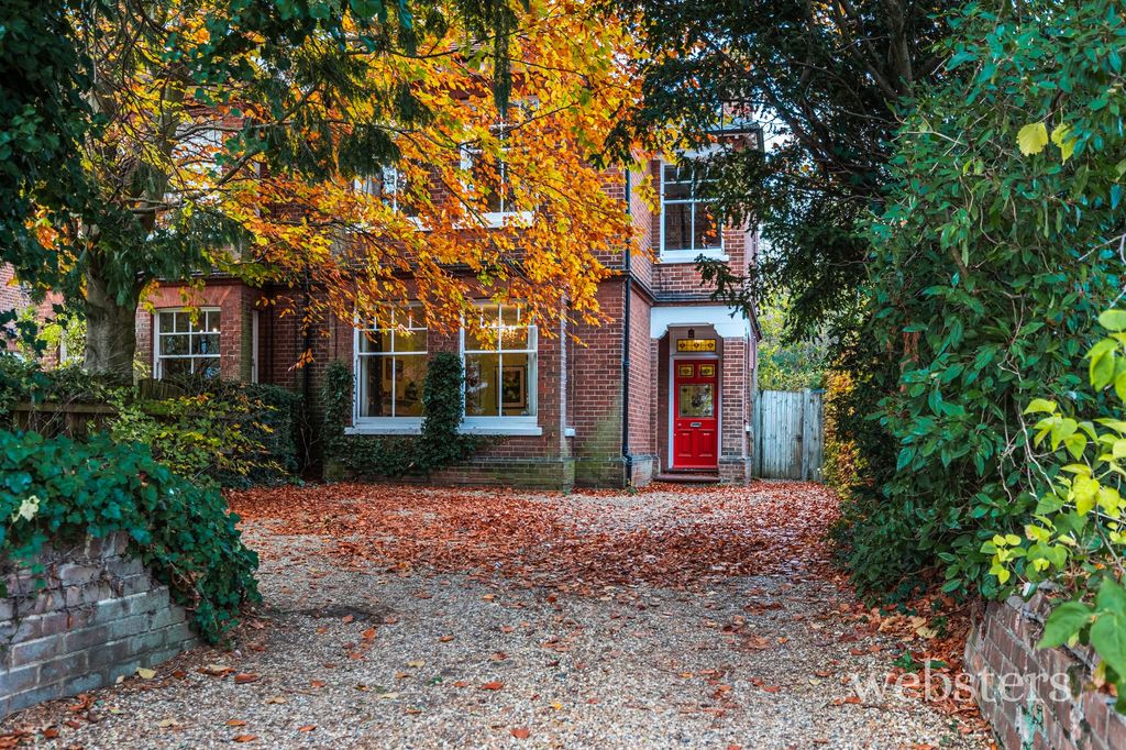 Property photo 1 of 30