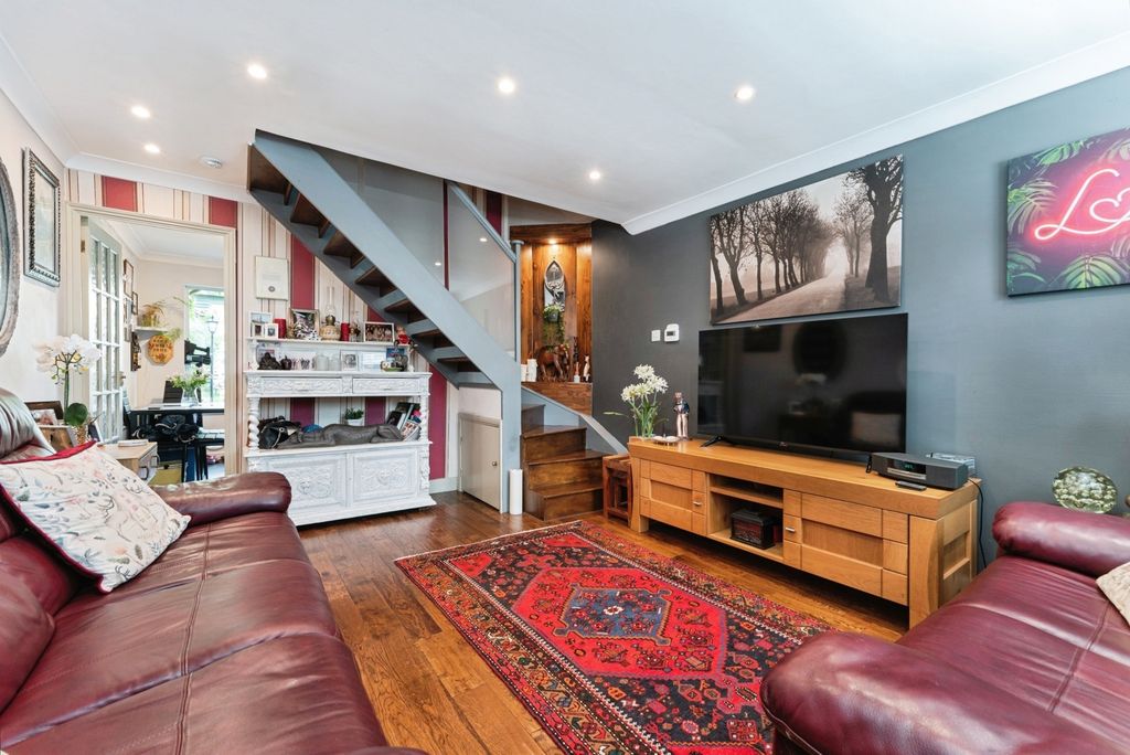 Property photo 3 of 20 Pbox-Img.Jpg