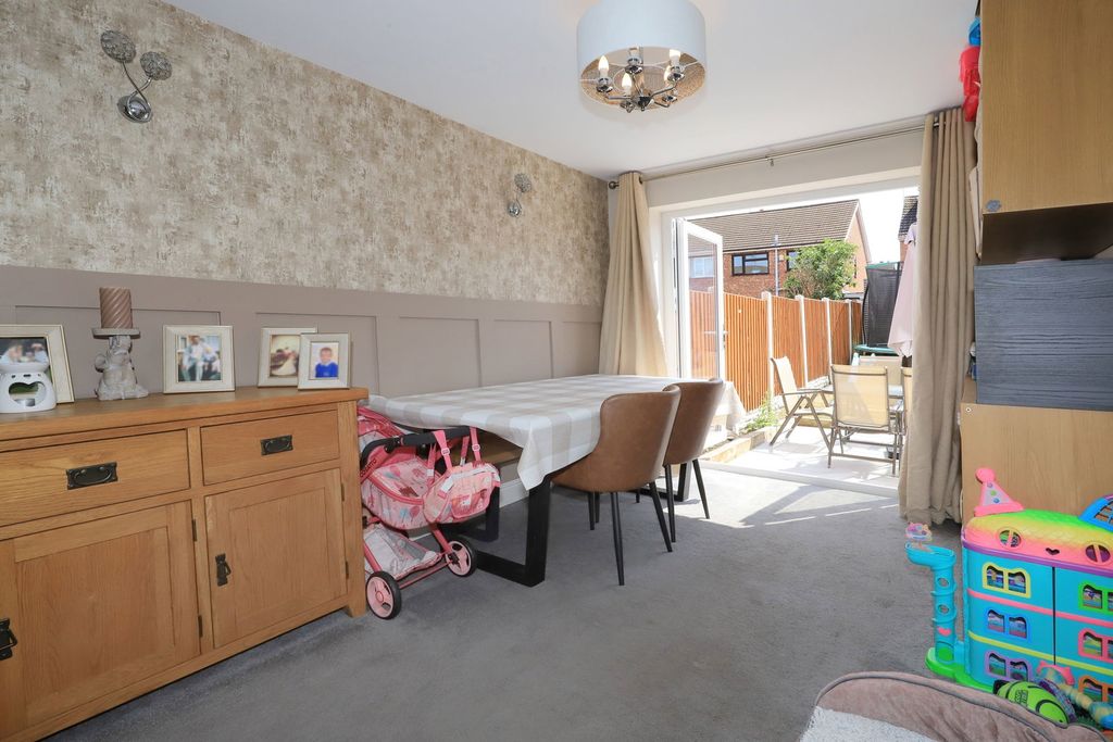 Property photo 2 of 36
